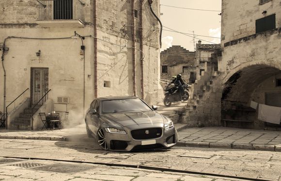 Проверка и регулировка развал-схождения Jaguar за 3 600 руб.