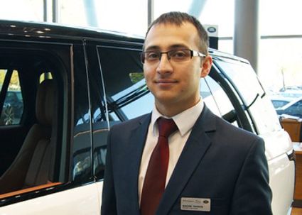 Ведущий менеджер по продаже новых автомобилей